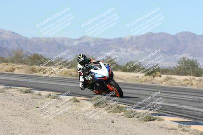 media/Dec-04-2025-Racers Edge (Thu) [[5ebc9f124d]]/3-B Group/3-Session 2 (Turn 7 Inside)/